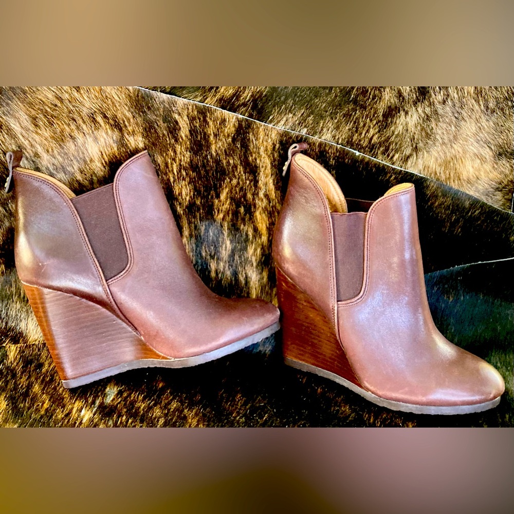 COACH Wedge Ankle Booties Farah Washed Leather Chestnut Size 6B